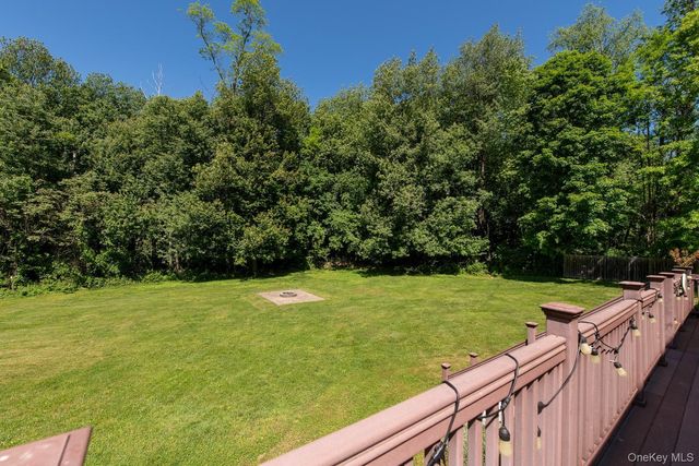 65 Marges Way, Hopewell Junction, NY 12533