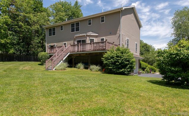 65 Marges Way, Hopewell Junction, NY 12533