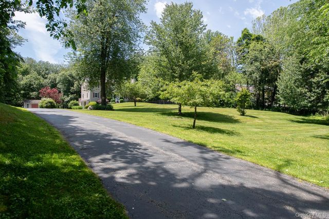 65 Marges Way, Hopewell Junction, NY 12533