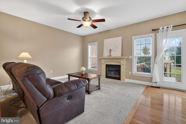 1905 ROXBURY CT, Mechanicsburg, PA 17055