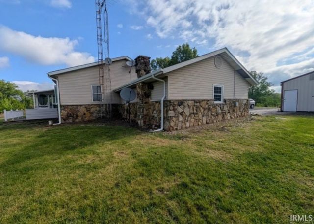 399 E Wilson Road, Bloomfield, IN 47424
