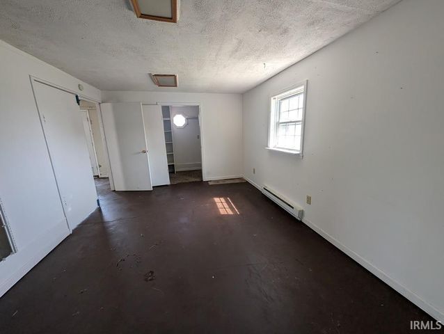 399 E Wilson Road, Bloomfield, IN 47424