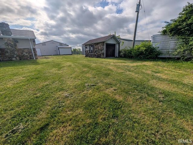 399 E Wilson Road, Bloomfield, IN 47424