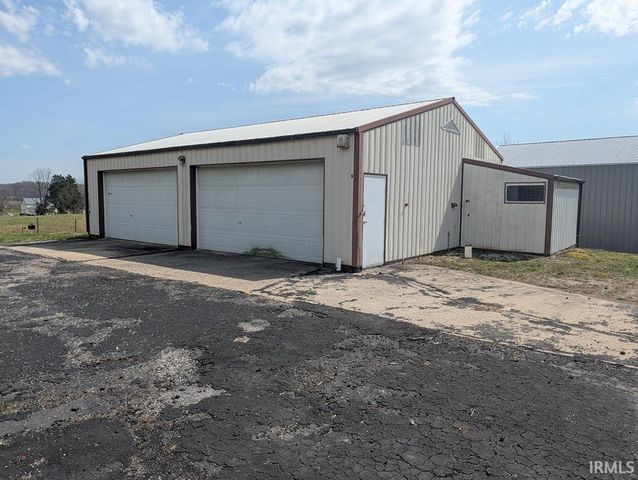 399 E Wilson Road, Bloomfield, IN 47424