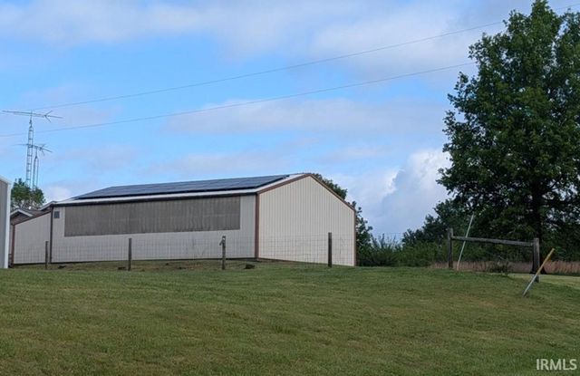 399 E Wilson Road, Bloomfield, IN 47424