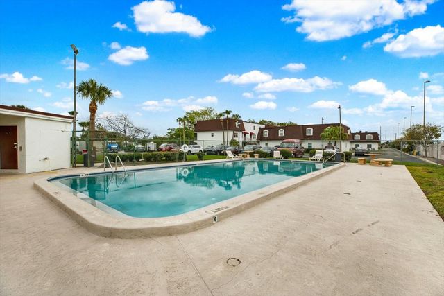 9130 TUDOR DRIVE M105, Tampa, FL 33615