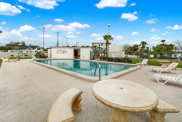 9130 TUDOR DRIVE M105, Tampa, FL 33615