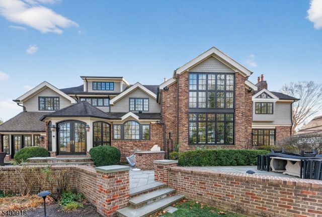 54 Hamilton Dr East, North Caldwell Boro, NJ 07006