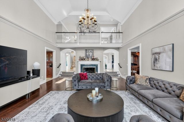 54 Hamilton Dr East, North Caldwell Boro, NJ 07006