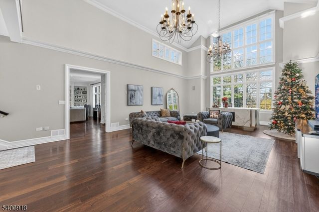 54 Hamilton Dr East, North Caldwell Boro, NJ 07006