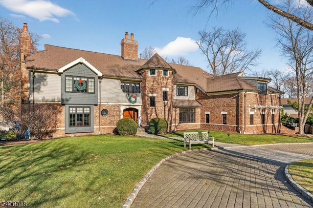 54 Hamilton Dr East, North Caldwell Boro, NJ 07006