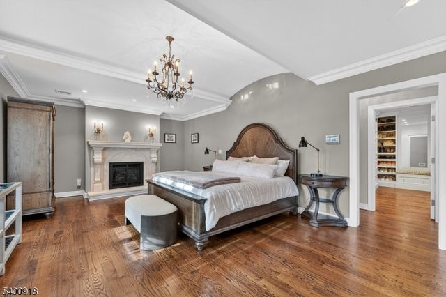 54 Hamilton Dr East, North Caldwell Boro, NJ 07006