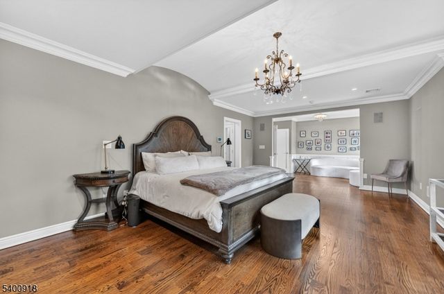 54 Hamilton Dr East, North Caldwell Boro, NJ 07006