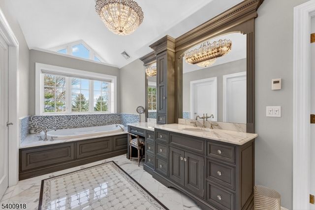 54 Hamilton Dr East, North Caldwell Boro, NJ 07006