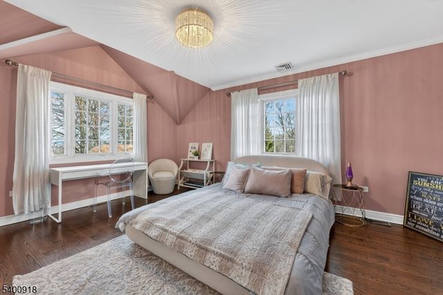 54 Hamilton Dr East, North Caldwell Boro, NJ 07006