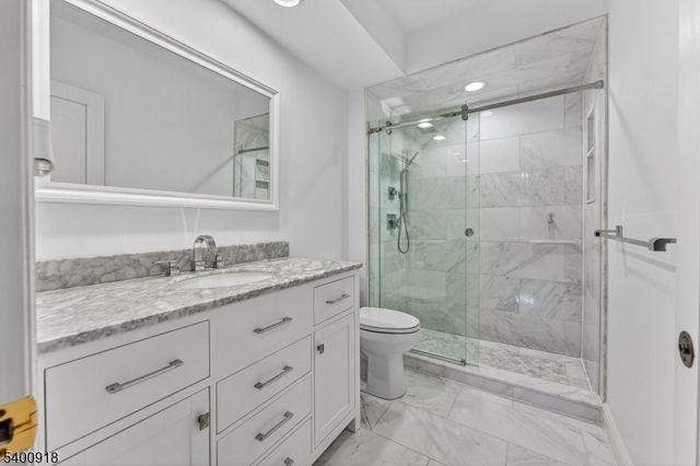 54 Hamilton Dr East, North Caldwell Boro, NJ 07006