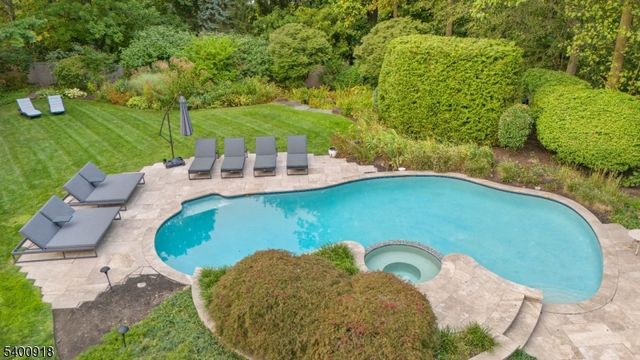 54 Hamilton Dr East, North Caldwell Boro, NJ 07006