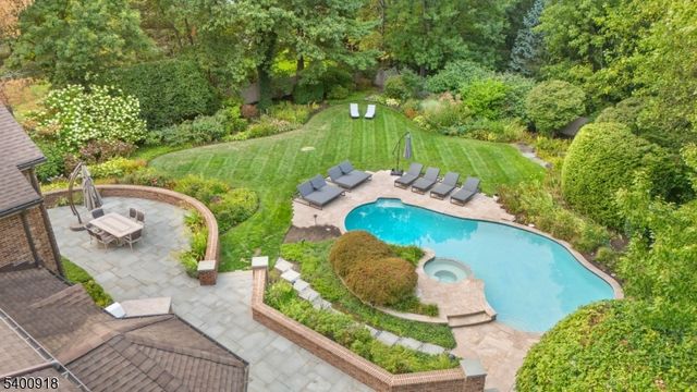 54 Hamilton Dr East, North Caldwell Boro, NJ 07006