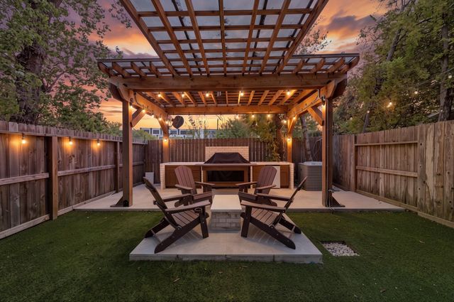 1128 Malone Street, Houston, TX 77007