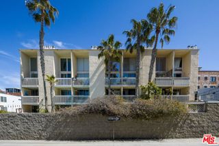 22 Navy Street 103, Venice, CA 90291