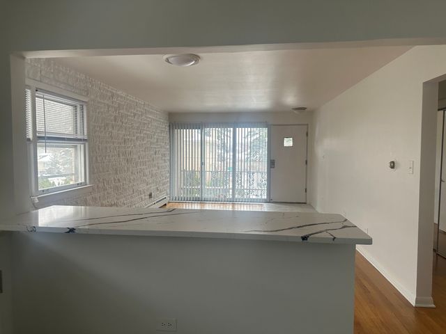 1241 La Grange Road 2R, La Grange Park, IL 60526