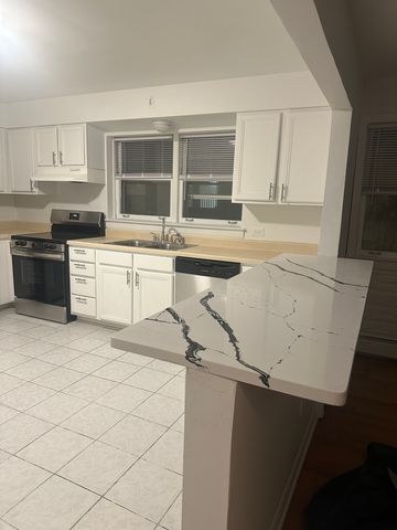 1241 La Grange Road 2R, La Grange Park, IL 60526