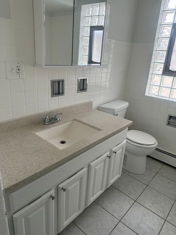 1241 La Grange Road 2R, La Grange Park, IL 60526