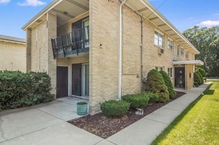 1241 La Grange Road 2R, La Grange Park, IL 60526
