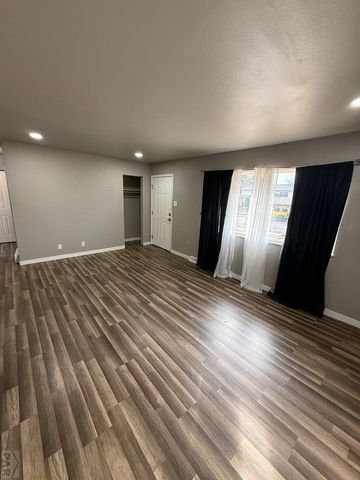 3925 Lancaster Dr, Pueblo, CO 81005