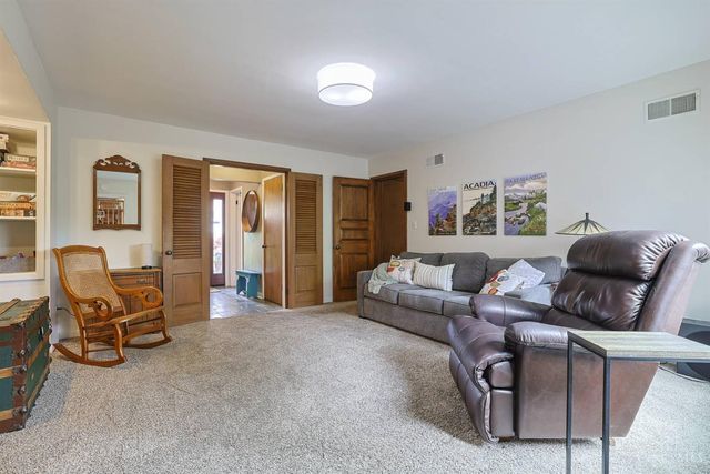 509 Larchmont Drive, Wyoming, OH 45215