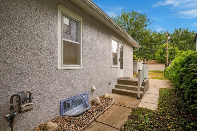1428 Vincent Avenue N, Minneapolis, MN 55411