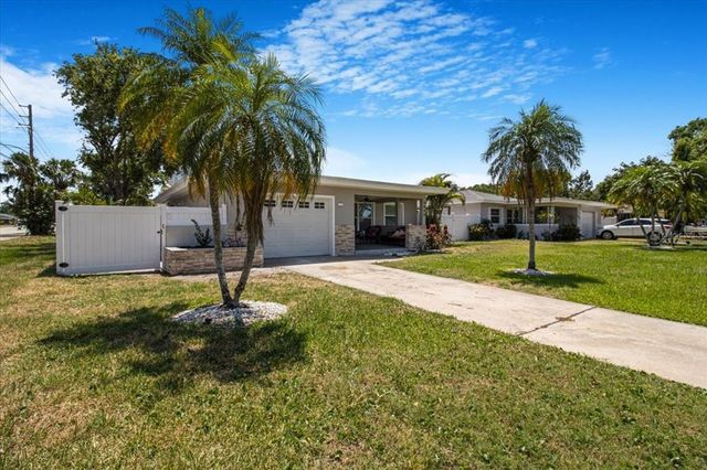 5800 DARTMOUTH AVENUE N, St Petersburg, FL 33710