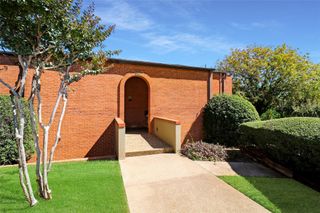 578 E AVENUE J B, Grand Prairie, TX 75050