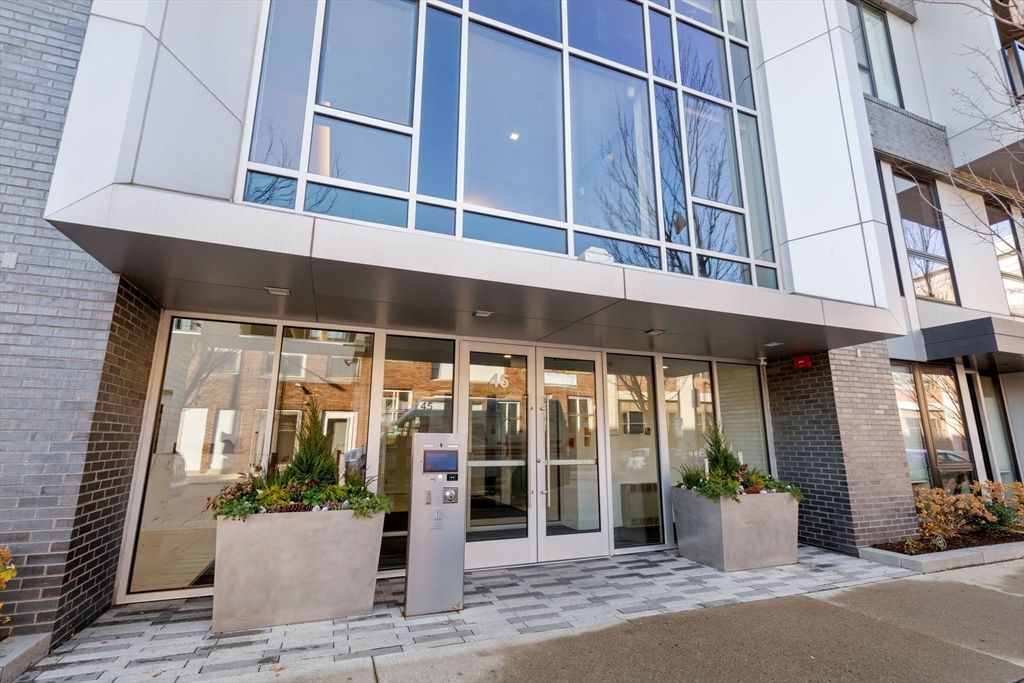 45 W 3rd St 215, Boston, MA 02127