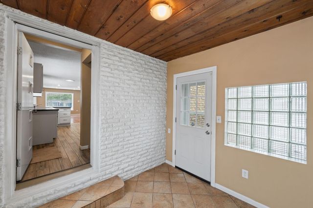 4937 Beard Avenue N, Brooklyn Center, MN 55429