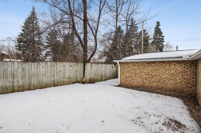 4937 Beard Avenue N, Brooklyn Center, MN 55429