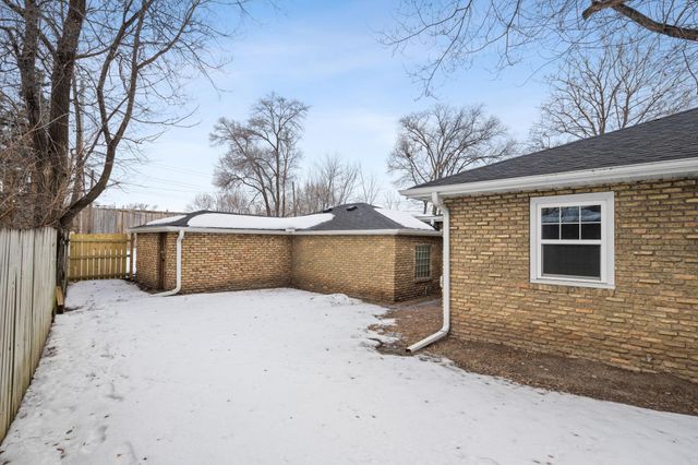 4937 Beard Avenue N, Brooklyn Center, MN 55429