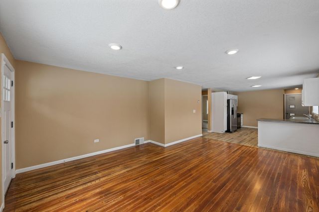 4937 Beard Avenue N, Brooklyn Center, MN 55429