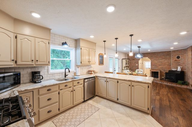 105 Center Hill Wright Rd, Reagan, TN 38368