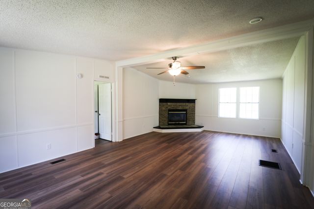 140 Milner Street, Meansville, GA 30256