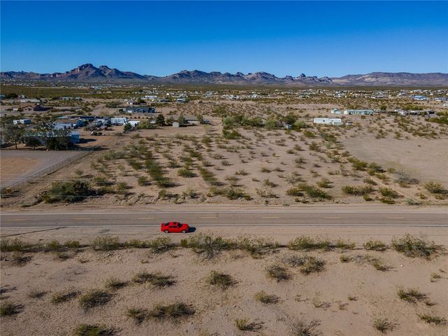 885 S Estrella Road, Golden Valley, AZ 86413