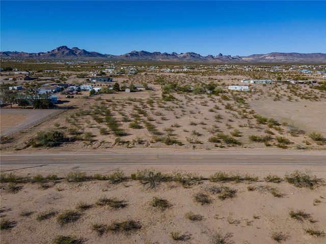 885 S Estrella Road, Golden Valley, AZ 86413