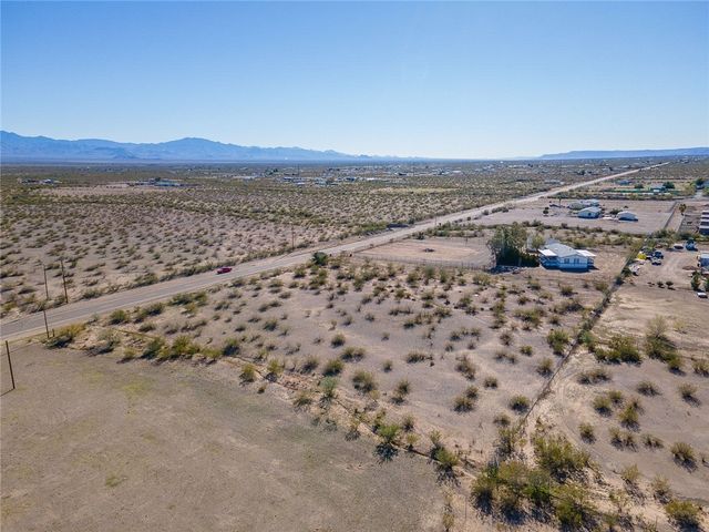 885 S Estrella Road, Golden Valley, AZ 86413