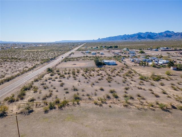 885 S Estrella Road, Golden Valley, AZ 86413