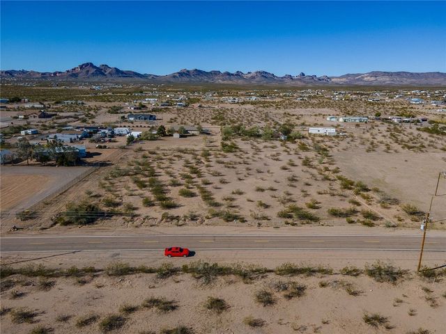 885 S Estrella Road, Golden Valley, AZ 86413