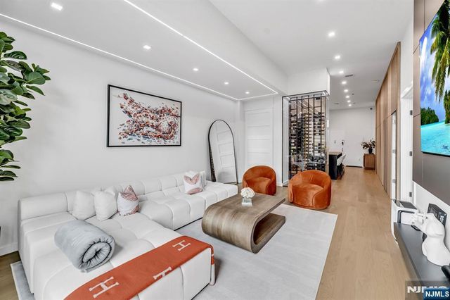 518-536 Gregory Avenue A101, Weehawken, NJ 07086