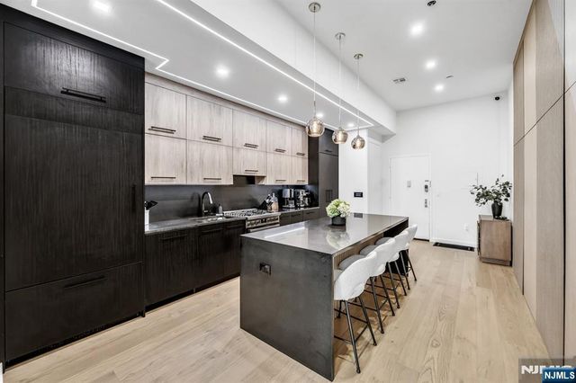 518-536 Gregory Avenue A101, Weehawken, NJ 07086