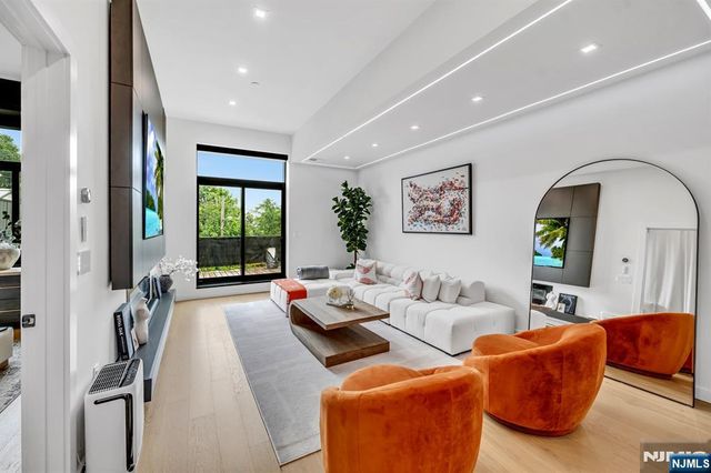 518-536 Gregory Avenue A101, Weehawken, NJ 07086