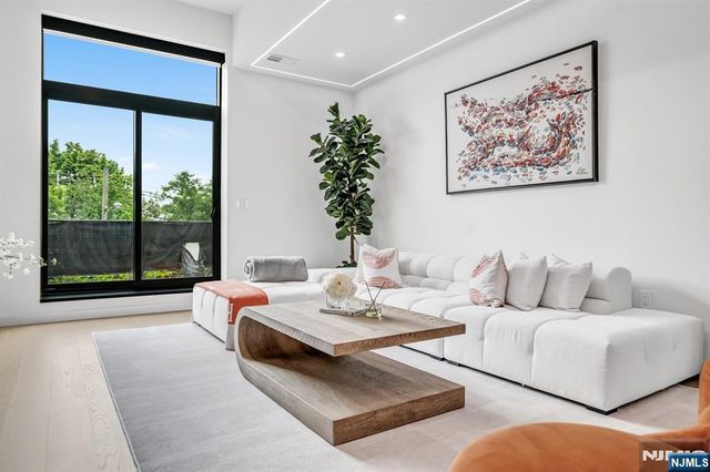 518-536 Gregory Avenue A101, Weehawken, NJ 07086