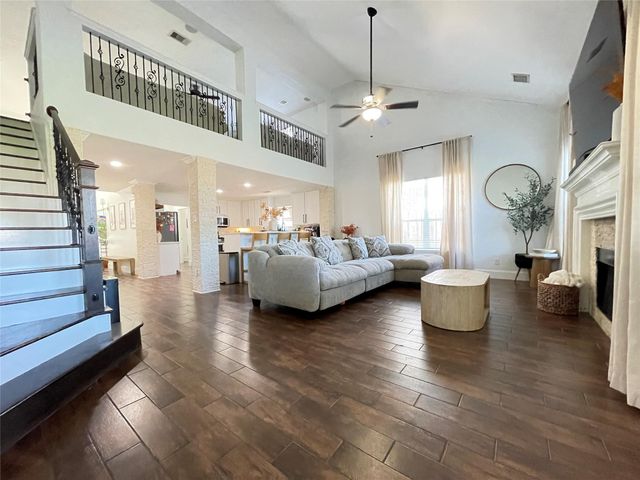 11814 Green Willow Falls Drive, Tomball, TX 77375